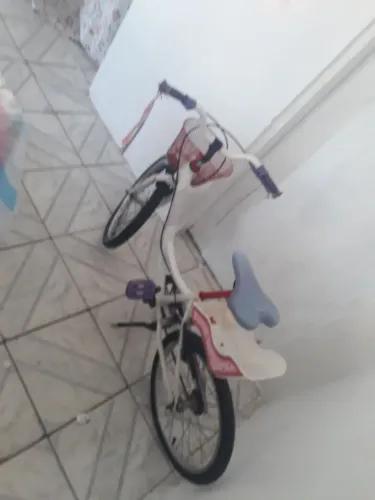 vendo bicicleta infantil pra crianças apartir dos 4 anos