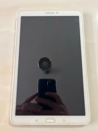Samsung Galaxy Tab E 9.6 SM-T561M com Chip 3G - Tela Grande - Bom para Criança / Estudo
