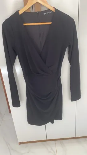 Vestido curto preto