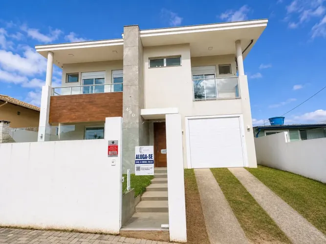 Casa 3 Dormitórios sendo 1 suíte