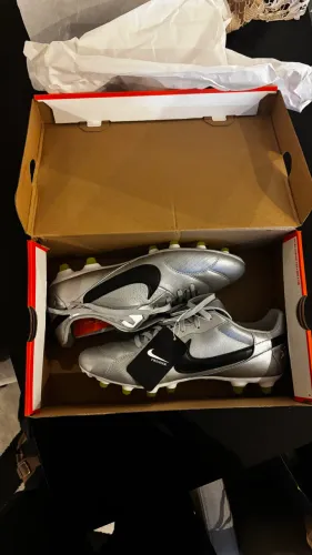 Chuteira Nike Premier III Couro numero 40