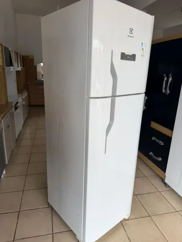 Geladeira perfeita entrego dou garantia hoje