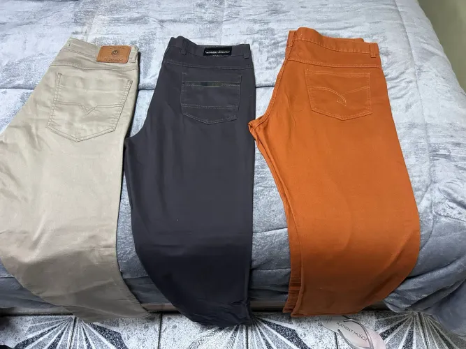 Trio de calças de sarja novas número 50