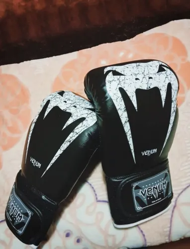 LUVA VENUM BOXE