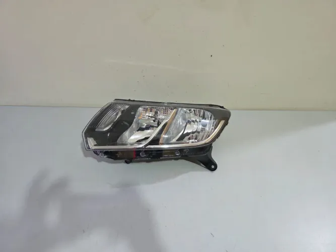 Farol esquerdo Sandero / Logan 2015/2016/2017/2018/2019