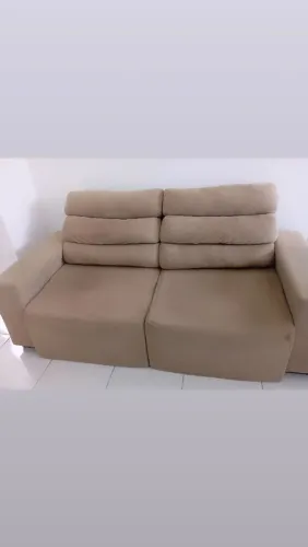 Sofá retrátil e reclinável