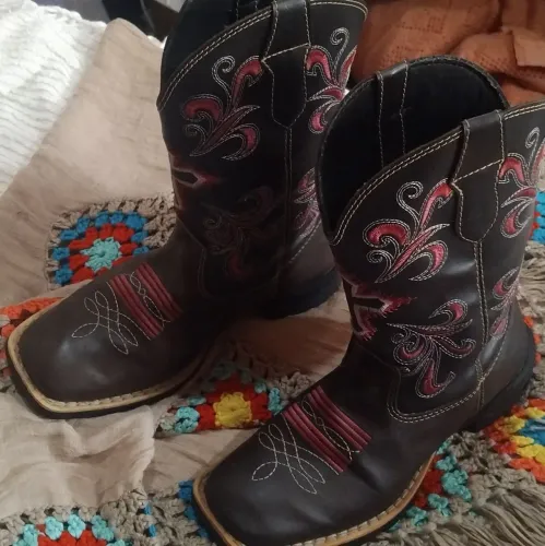 Bota de couro coutry texana feminina N 35