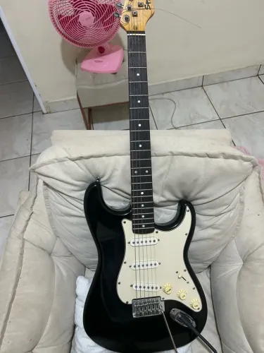 Guitarra Squier Fender