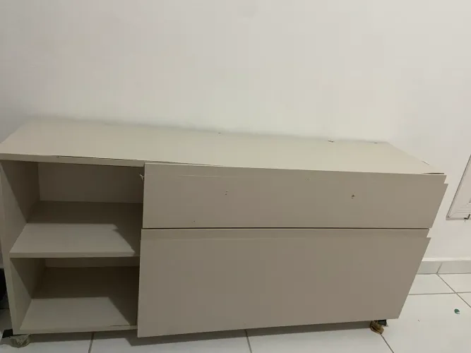APARADOR / RACK COM RODINHAS