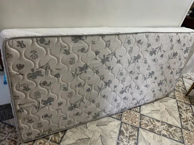 Cama e colchão Ortobom