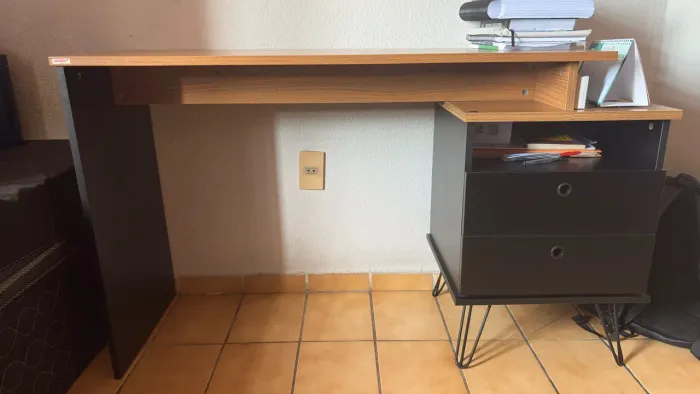 Escrivaninha Artany c/ Gaveteiro 2 Gavetas Pés de Ferro estilo Industrial