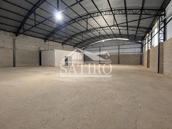 Galpão para locação com 1.300 metros