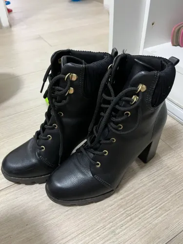Bota coturno Beira Rio 35