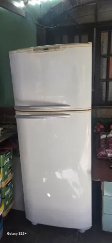 Geladeira Electrolux 382 litros