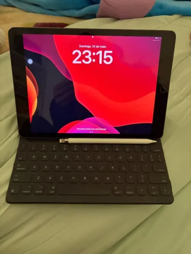 Ipad 7° geração 128gb WI-FI na cor cinza espacial - com caneta e teclado original