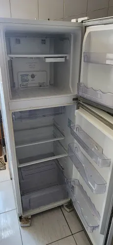 Geladeira Electrolux 371L