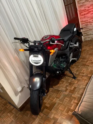 CB 650R Baixo Km