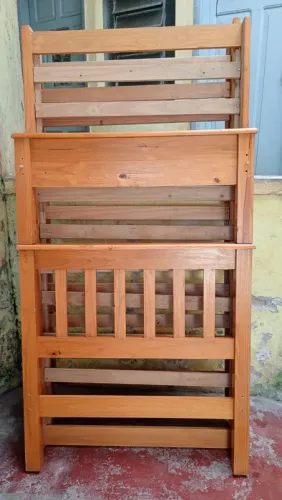 Cama de solteiro+ Puff 