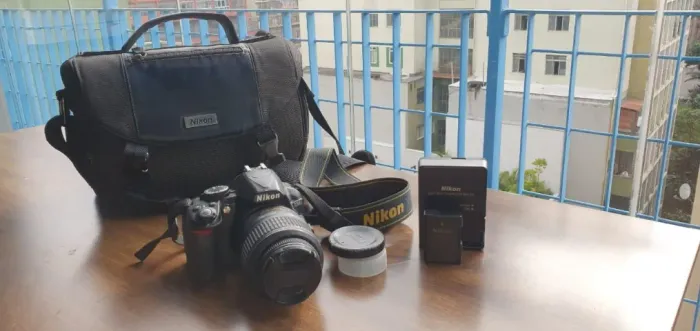 Nikon D3100 14k cliques + 18-55mm + Cartão 16GB + Case e itens extras
