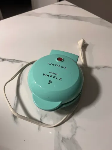 Máquina de waffle importada ( individual) 127 V. Nunca usada.