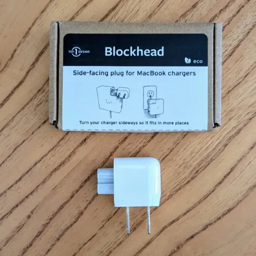 Blockhead - Adaptador Tomada Macbook iPad - Ten One Design