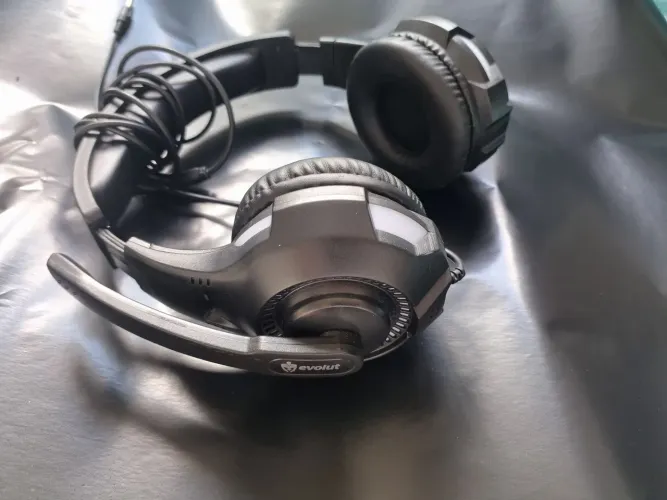 Headset gamer evolut