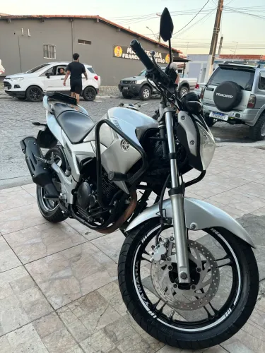 Vendo fazer 250 modelo 2013