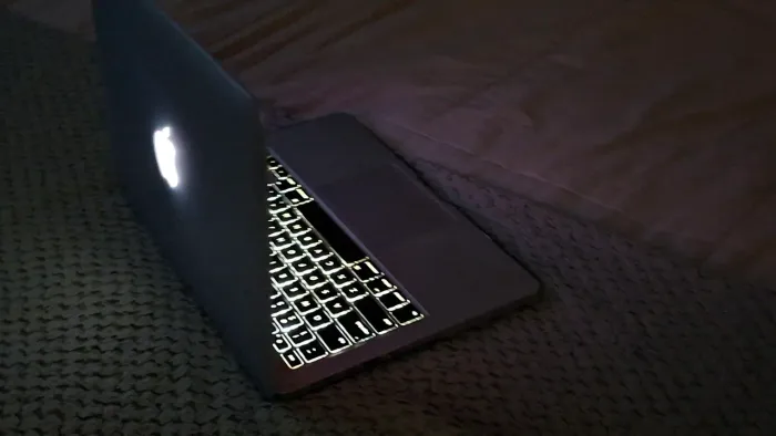 MacBook Pro Retina 13" Apple | i5 | 8 GB RAM | SSD 500 GB + Magic Mouse<br><br>