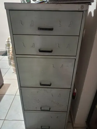 Armário de aço 5 gavetas