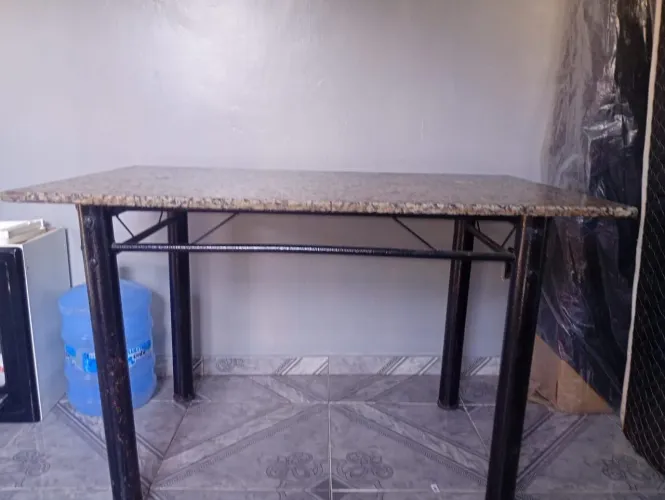 Mesa de mármore