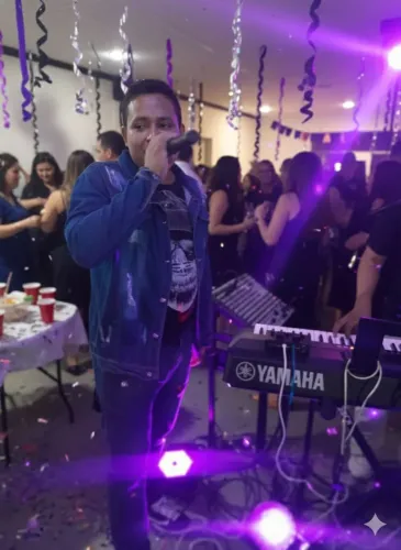 Pedra Rica cantor de playback em todos os estilos musicais inclusive musicais da terceira 