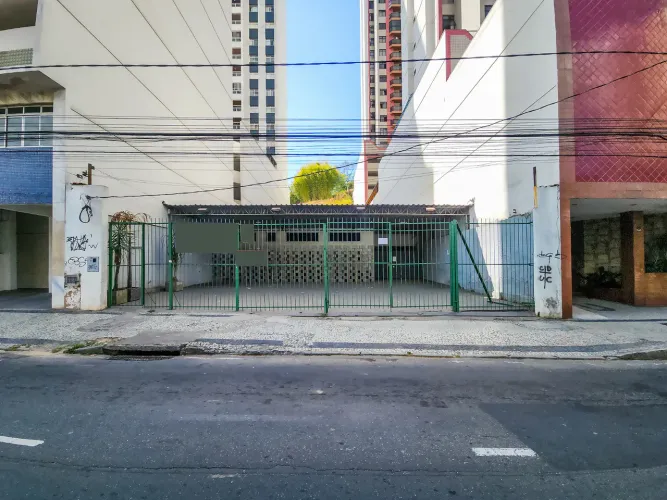 Espaço comercial linear na Av. Barão do Rio Branco para locação