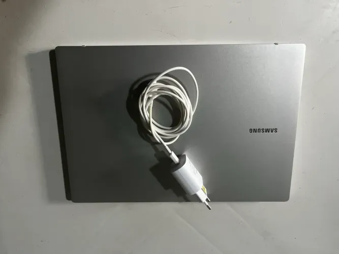 ? VENDO SAMSUNG GALAXY BOOK GO - PRATICAMENTE NOVO!