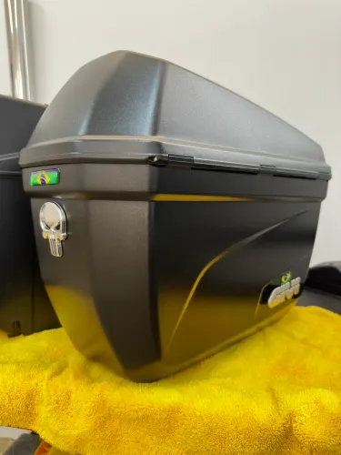 BAULETOS BAÚS LATERAIS GIVI E22
