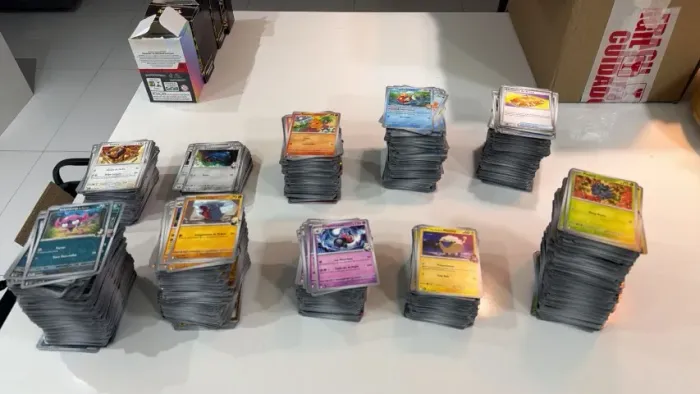 BULK DE CARTAS POKÉMON TCG - 70 CARTAS