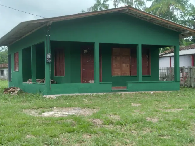 Vende-se excelente casa em Genipaúba - Santa Bárbara do Pará