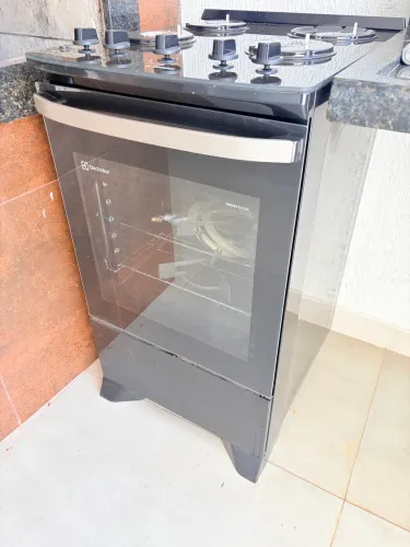 Fogão 4 bocas Electrolux Preto Efficient Mesa de Vidro, PerfectCook e Tripla Chama (FE4GP)