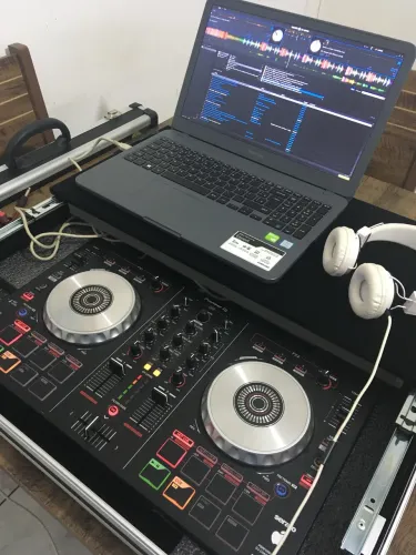 CONTROLADORA DJ - Pioneer DDJ-SB2