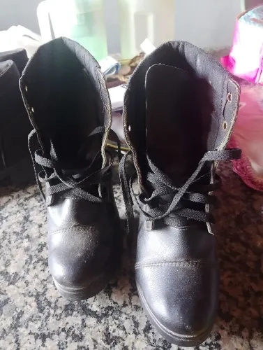 Bota tamanho 38 de salto ,usada