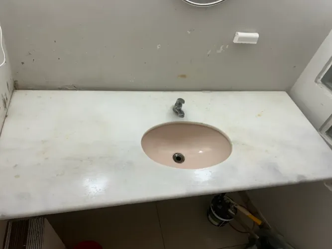 Vendo pia para banho mármore branco 1,50/60