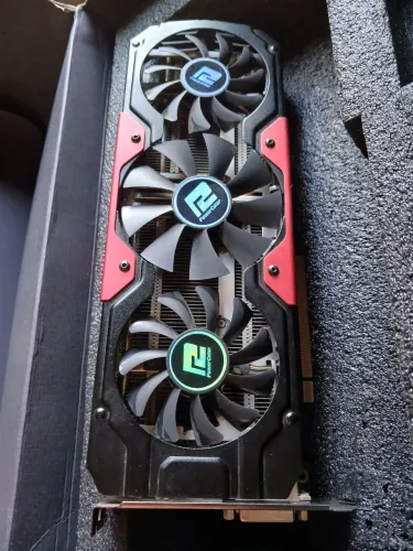 Placa de vídeo RX 590 8Gb Triple Fan, sem marcas de uso, Aceito cartão.