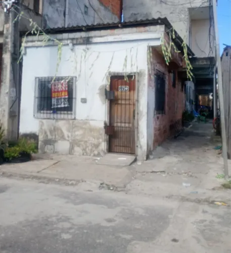 CASA À VENDA-PASSAGEM ALBI MIRANDA, N? 2729, CREMAÇÃO.