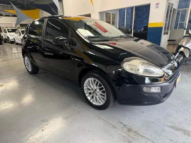 Fiat Punto Essence 1.6 Flex 16V 5P 2013