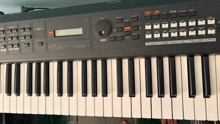 Teclado MX61 Yamaha V2