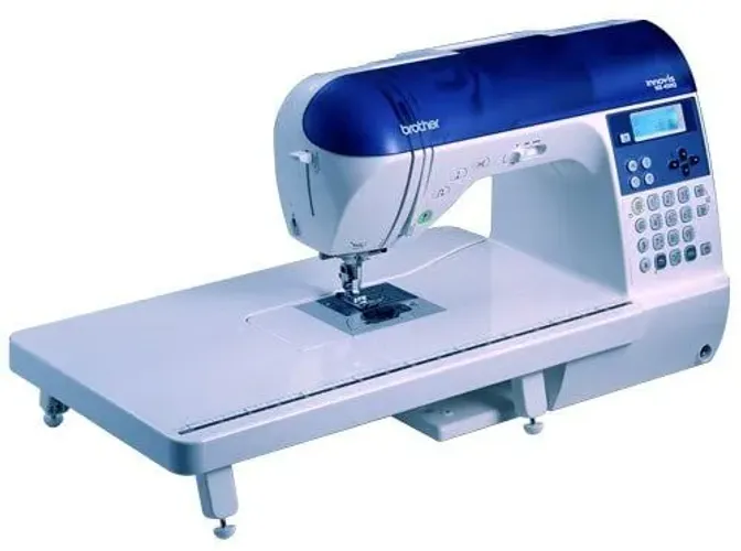 Máquina de costura com defeito na placa