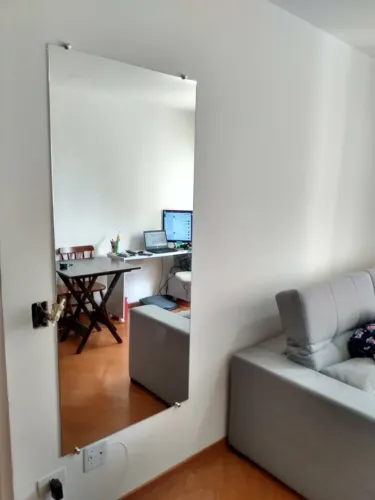 Espelho de corpo inteiro .