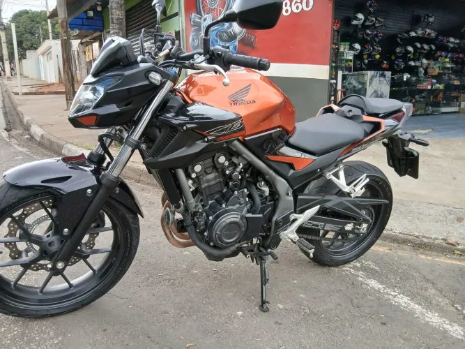 Vende se uma cb500f muito nova