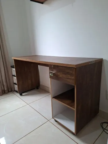 Mesa de Estudo + Cadeira de Escritório 