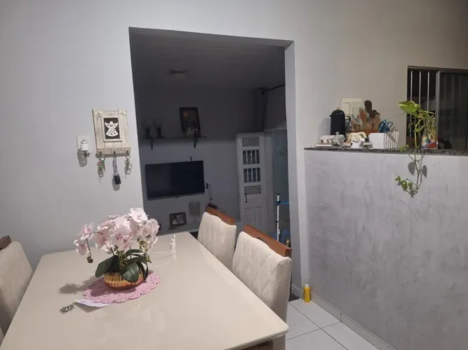 $ Vendo casa 2/4 escriturada na Avenida Visconde de Maracaju - Aracaju - Se