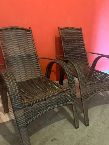 Jogo duas cadeiras de fibra